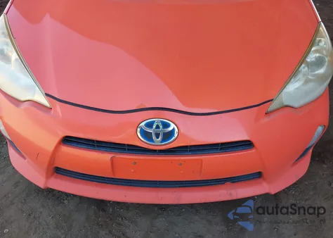 2012 Toyota Prius C Three из США, поврежденный, VIN JTDKDTB37C1011954